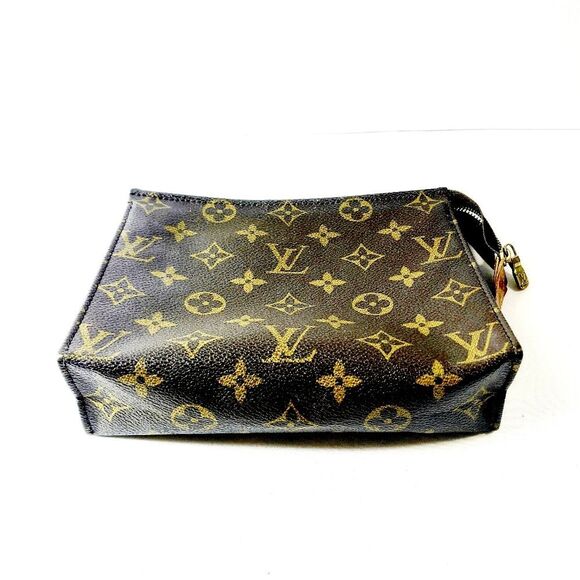 Louis Vuitton Monogram Clutch - Picture 7 of 7